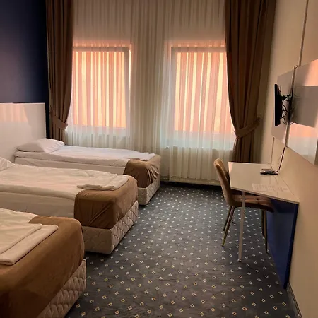 Отель Safir Babice *